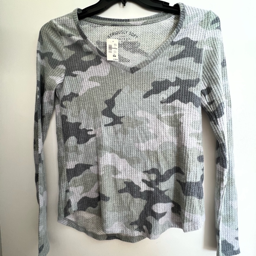 Seriously Soft V Neck Aero Sweater NWT